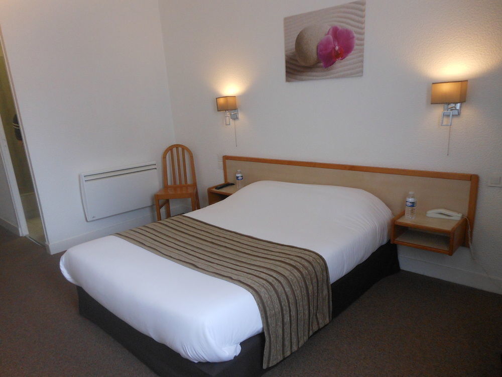 Hotel La Buissonnière à Corbigny Extérieur photo