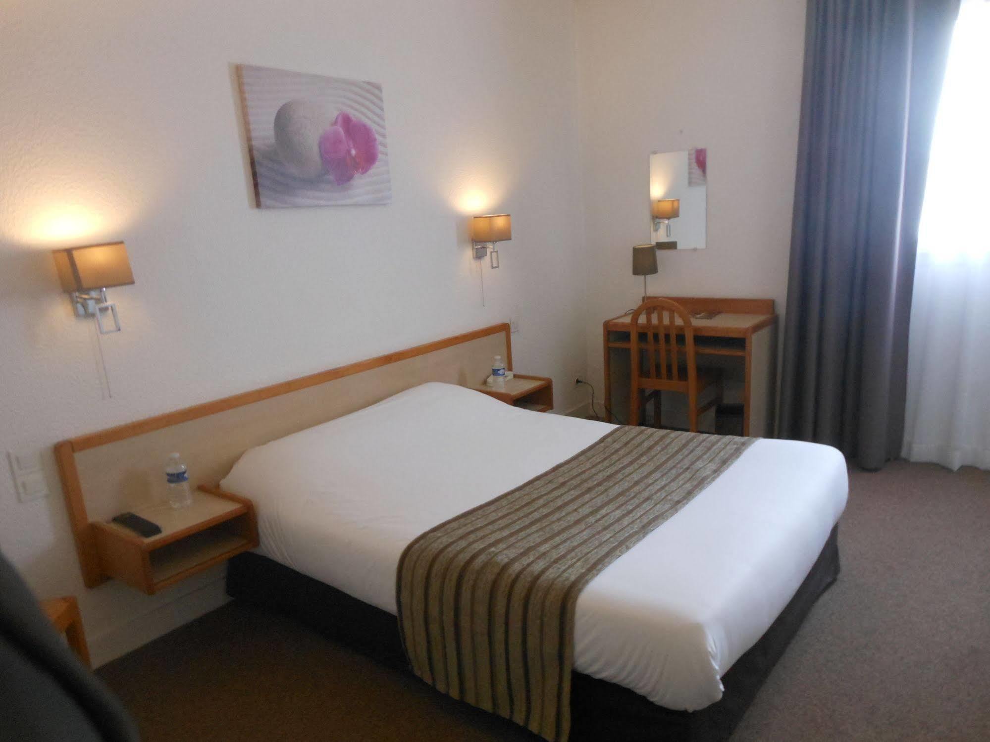 Hotel La Buissonnière à Corbigny Extérieur photo